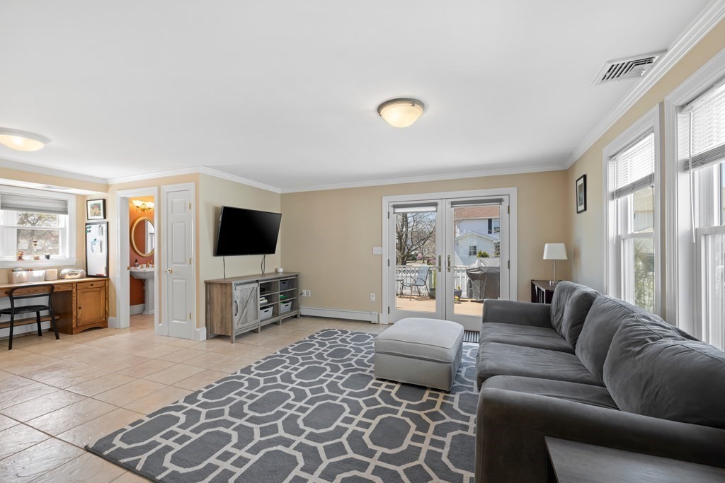 238 Ashcroft Road Medford, MA 02155 - Photo 8 of 25 Gallery Image 8