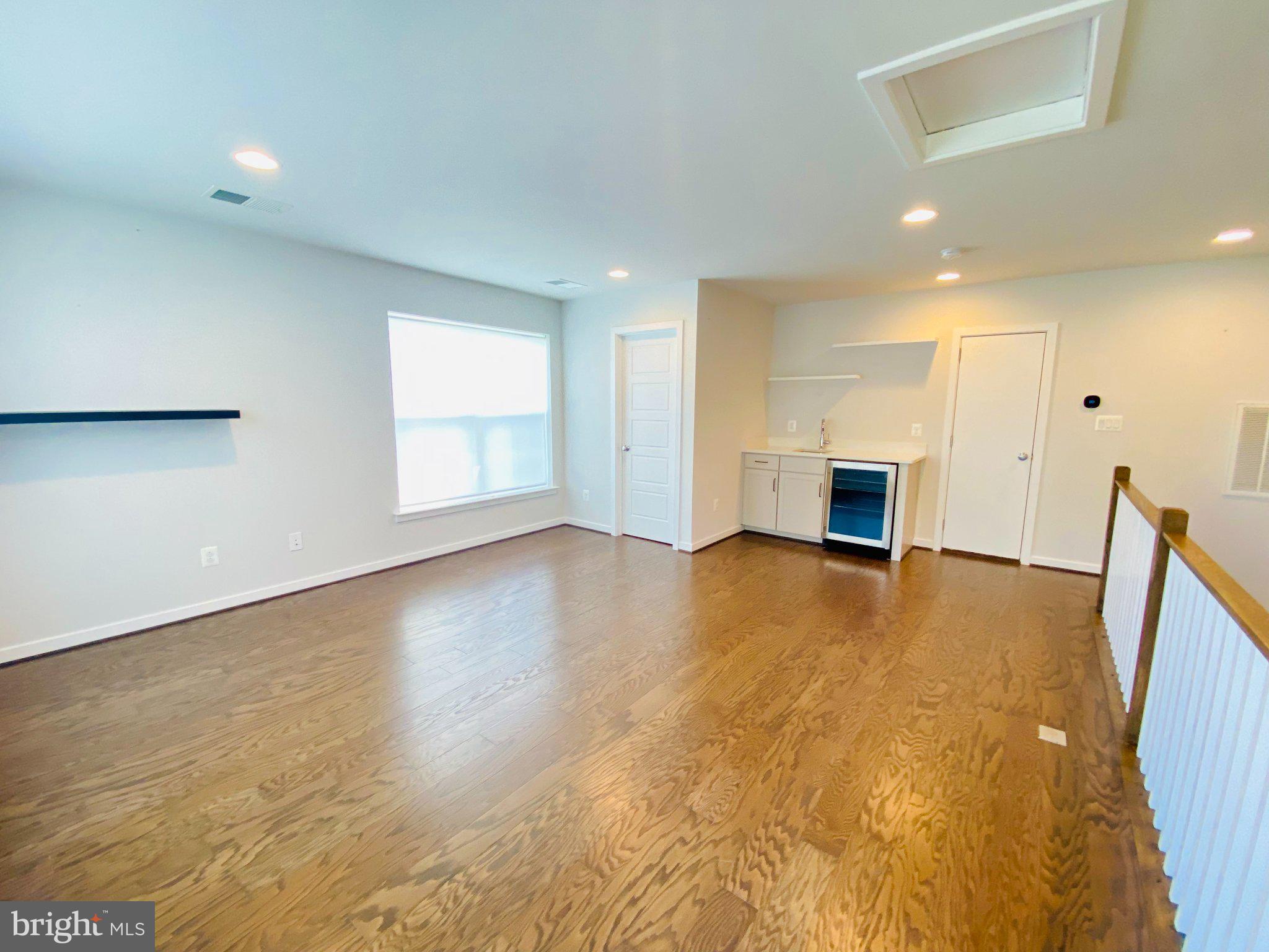 6261 Edsall Road Alexandria, VA 22312 - Photo 16 of 22 Top Level/Loft Area