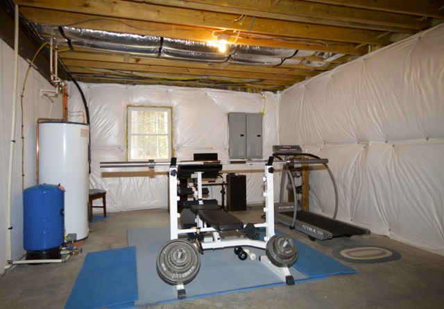 4031 Venable Road Kents Store, VA 23084 - Photo 39 of 47 a room with table and chairs