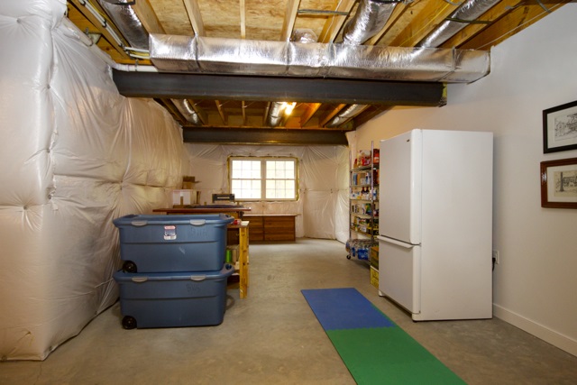 4031 Venable Road Kents Store, VA 23084 - Photo 41 of 47 a room with furniture and a window