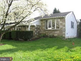 9945 Hardy Road Philadelphia, PA 19115 - Photo 2 of 5 Gallery Image 2