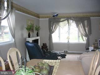 9945 Hardy Road Philadelphia, PA 19115 - Photo 3 of 5 Gallery Image 3