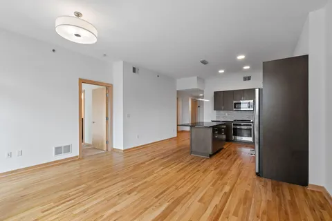 $469,900 | 1240 South 2nd Street, Unit 225, Minneapolis, MN 55415