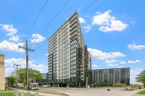 $469,900 | 1240 South 2nd Street, Unit 225, Minneapolis, MN 55415