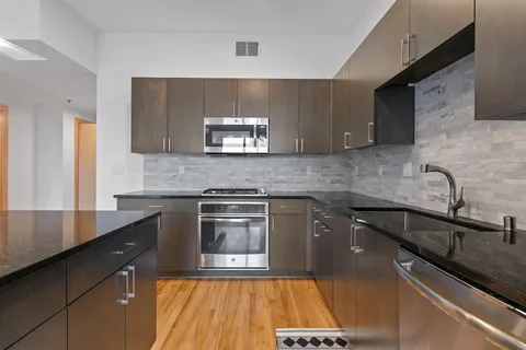 $469,900 | 1240 South 2nd Street, Unit 225, Minneapolis, MN 55415