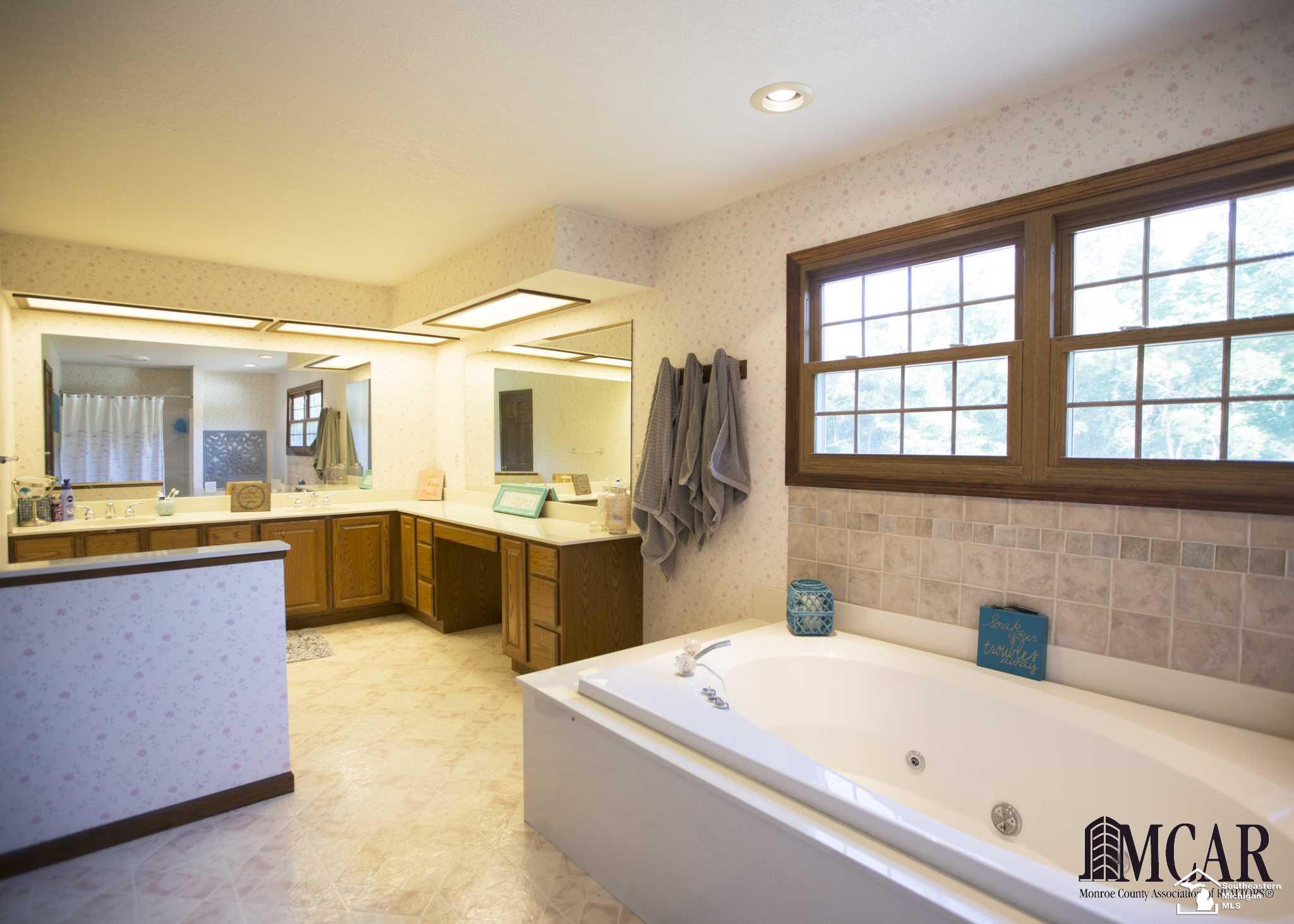 443 West Temperance Road Temperance, MI 48182 - Photo 19 of 22 Large Master Bathroom