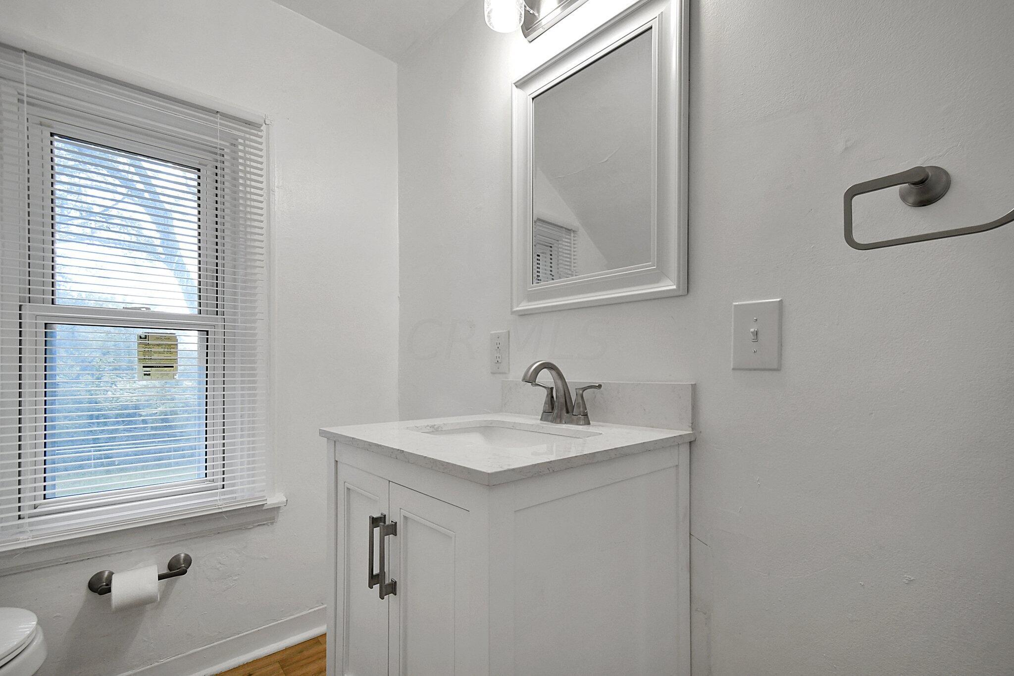 1129 Smith Road Columbus, OH 43207 - Photo 15 of 29 Updated Full Bath
