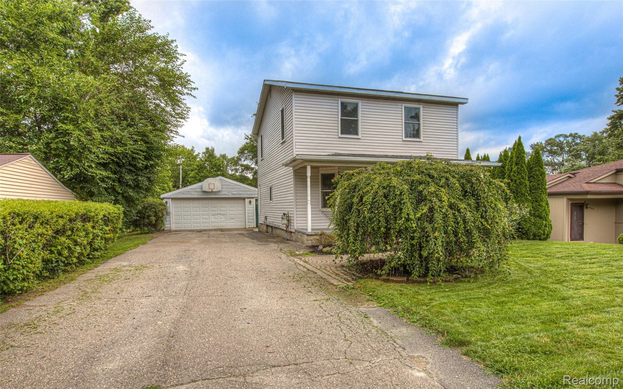 3089 Greenwood Street Rochester, MI 48309 - Photo 3 of 24 -1.jpg