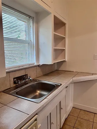 $1,395 | 320 West Polk Street, Unit 2, Houston, TX 77019