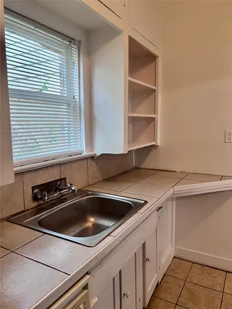 $1,395 | 320 West Polk Street, Unit 2, Houston, TX 77019