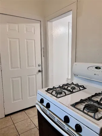 $1,395 | 320 West Polk Street, Unit 2, Houston, TX 77019