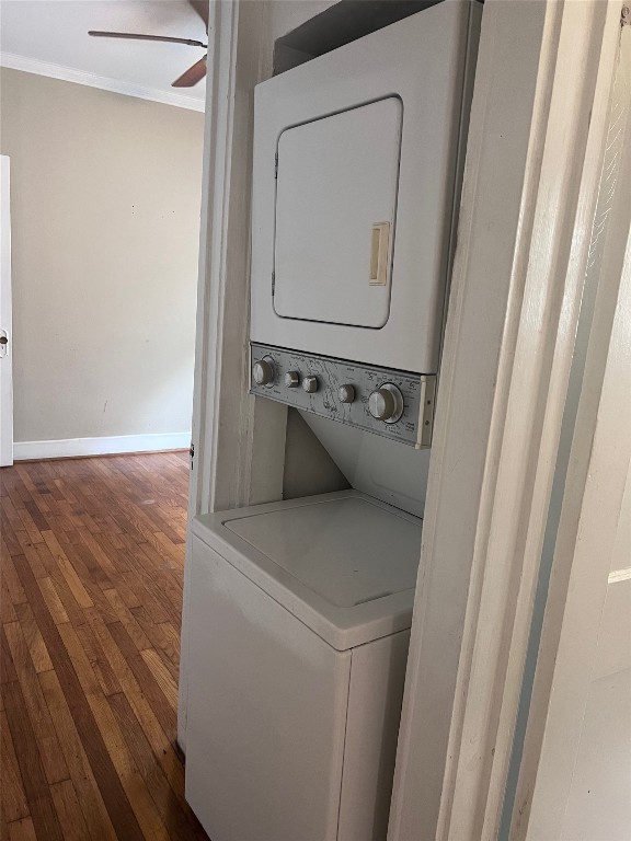 320 West Polk Street, Unit 2 Houston, TX 77019 - Photo 20 of 22 Washer and dryer included in the unit.