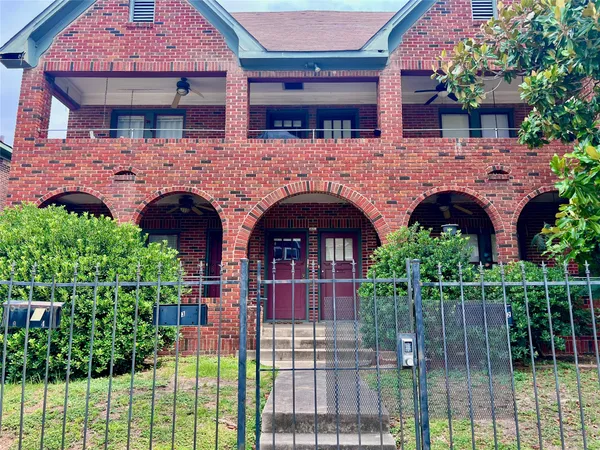 $1,395 | 320 West Polk Street, Unit 2, Houston, TX 77019