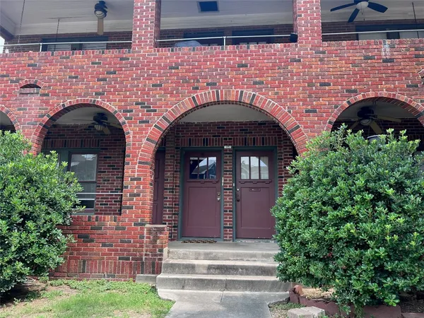 $1,395 | 320 West Polk Street, Unit 2, Houston, TX 77019
