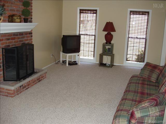 13122 Grafton Road Carleton, MI 48117 - Photo 2 of 10 13122 Grafton living rm