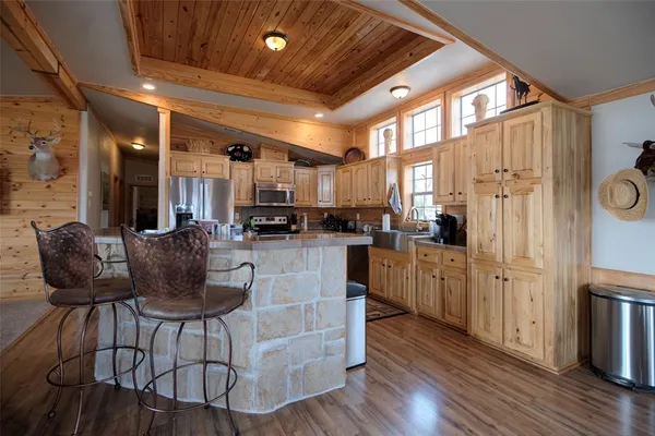 $12,000,000 | 648 County Road 2205, Ivanhoe, TX 75447