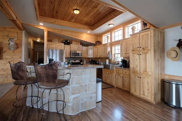 $11,100,000 | 648 County Road 2205, Ivanhoe, TX 75447