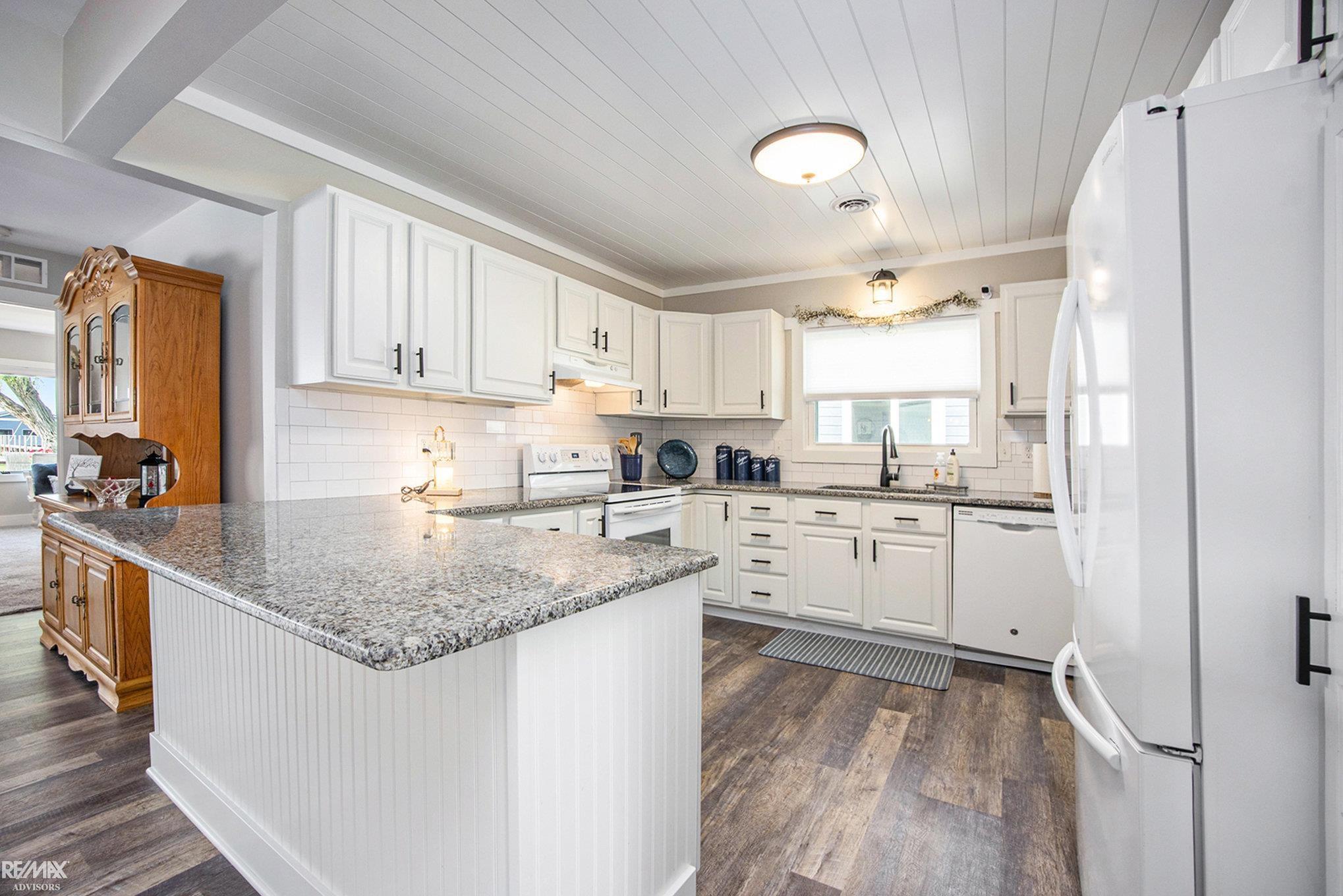 5227 Pointe Tremble Road Algonac, MI 48001 - Photo 16 of 51