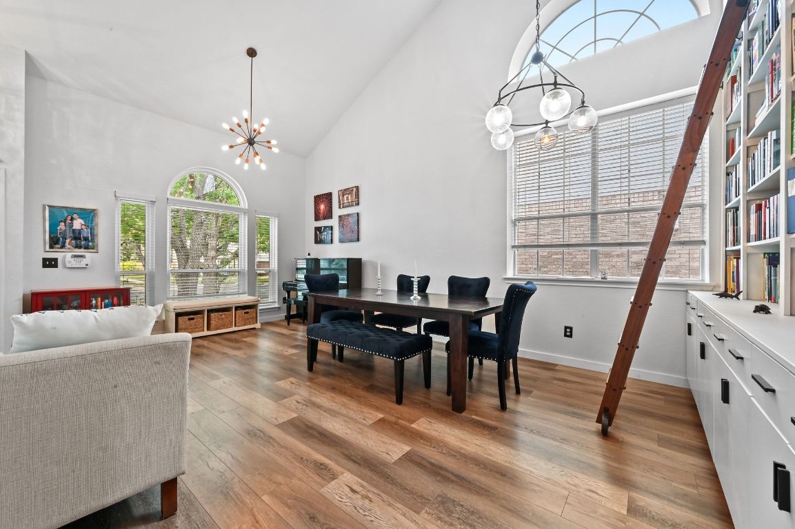 6609 Oasis Drive Austin, TX 78749 - Photo 9 of 27 a view of a livingroom with furniture window and wooden floor