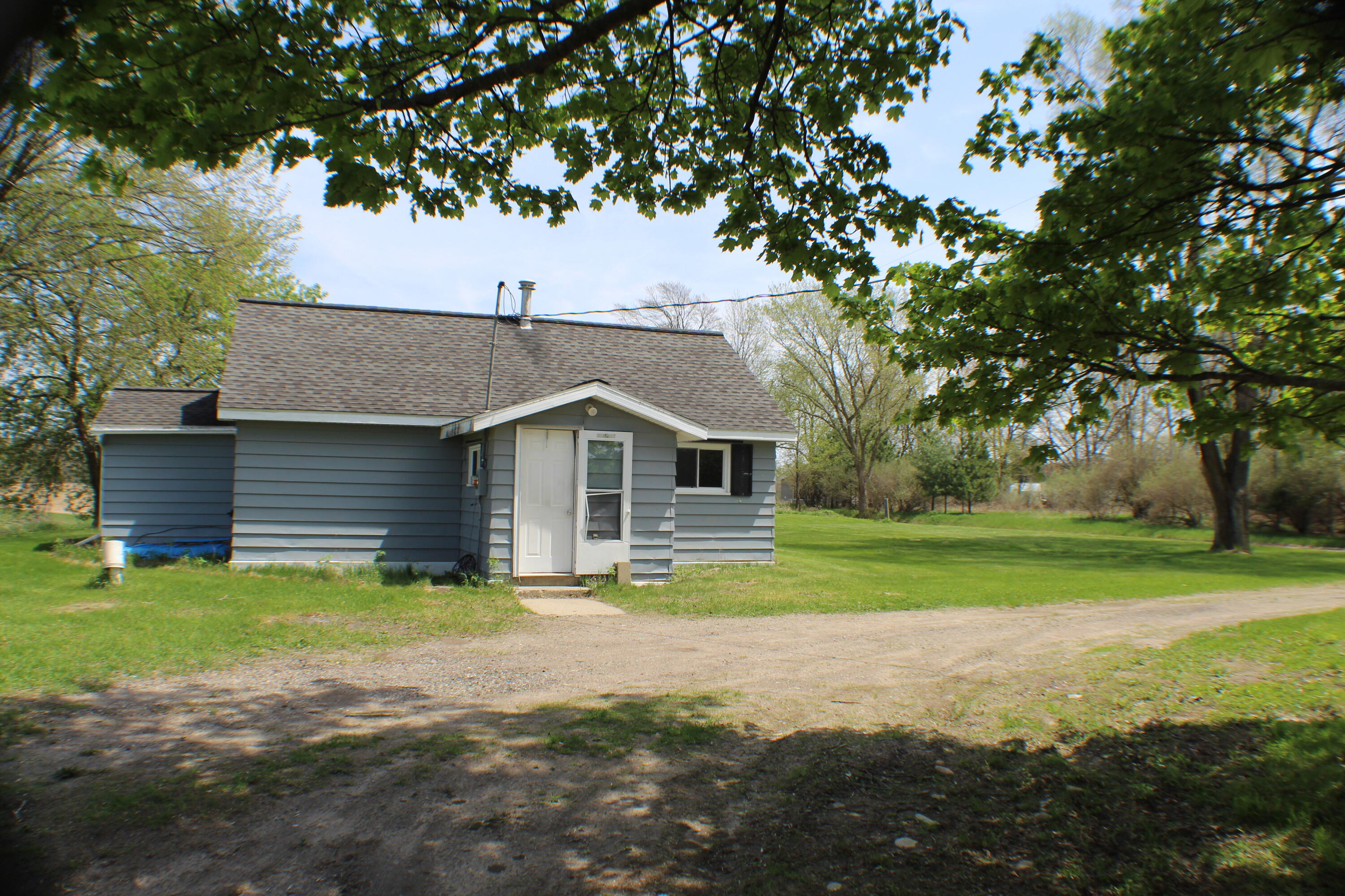 7780 Cutler Road Lakeview, MI 48850 - Photo 4 of 41 IMG_3430