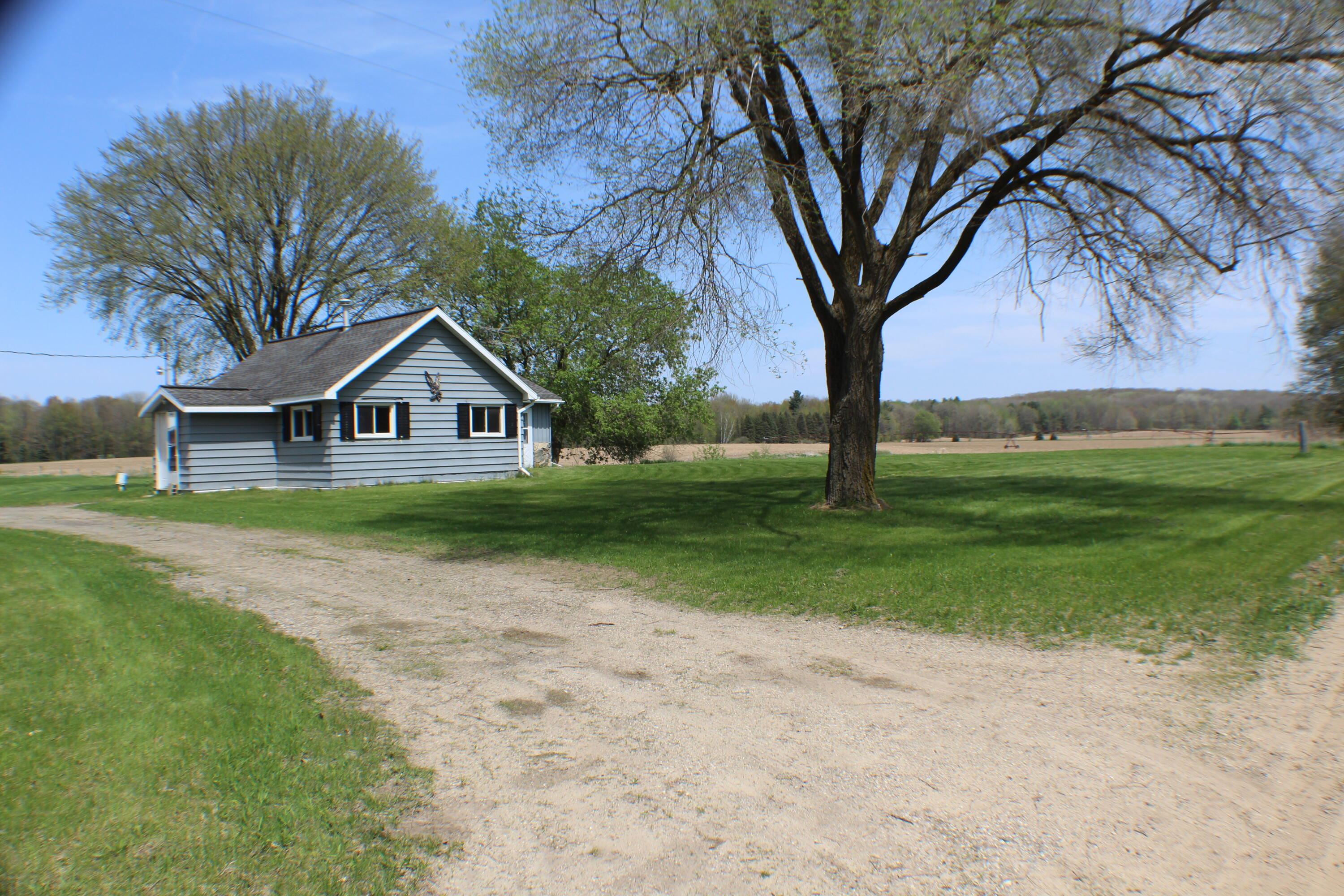 7780 Cutler Road Lakeview, MI 48850 - Photo 5 of 41 IMG_3431