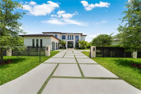 $5,995,000 | 6641 Southwest 85th Street, Miami, FL 33143