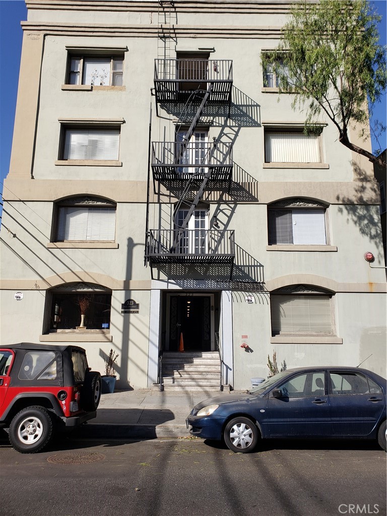 a car parked in front of a building