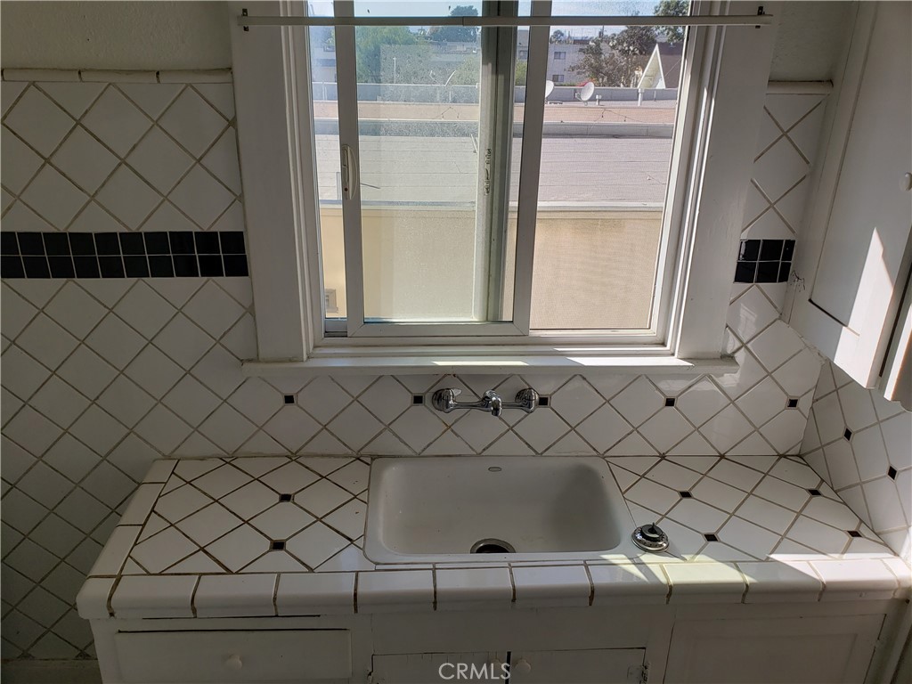 323 West 4th Street, Unit 304 Long Beach, CA 90802 - Photo 13 of 30 a view of a window