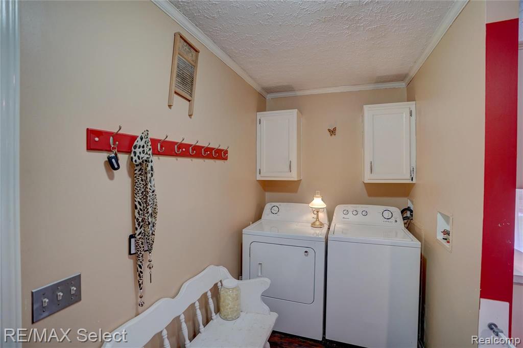 1349 Howe Road Burton, MI 48509 - Photo 39 of 41