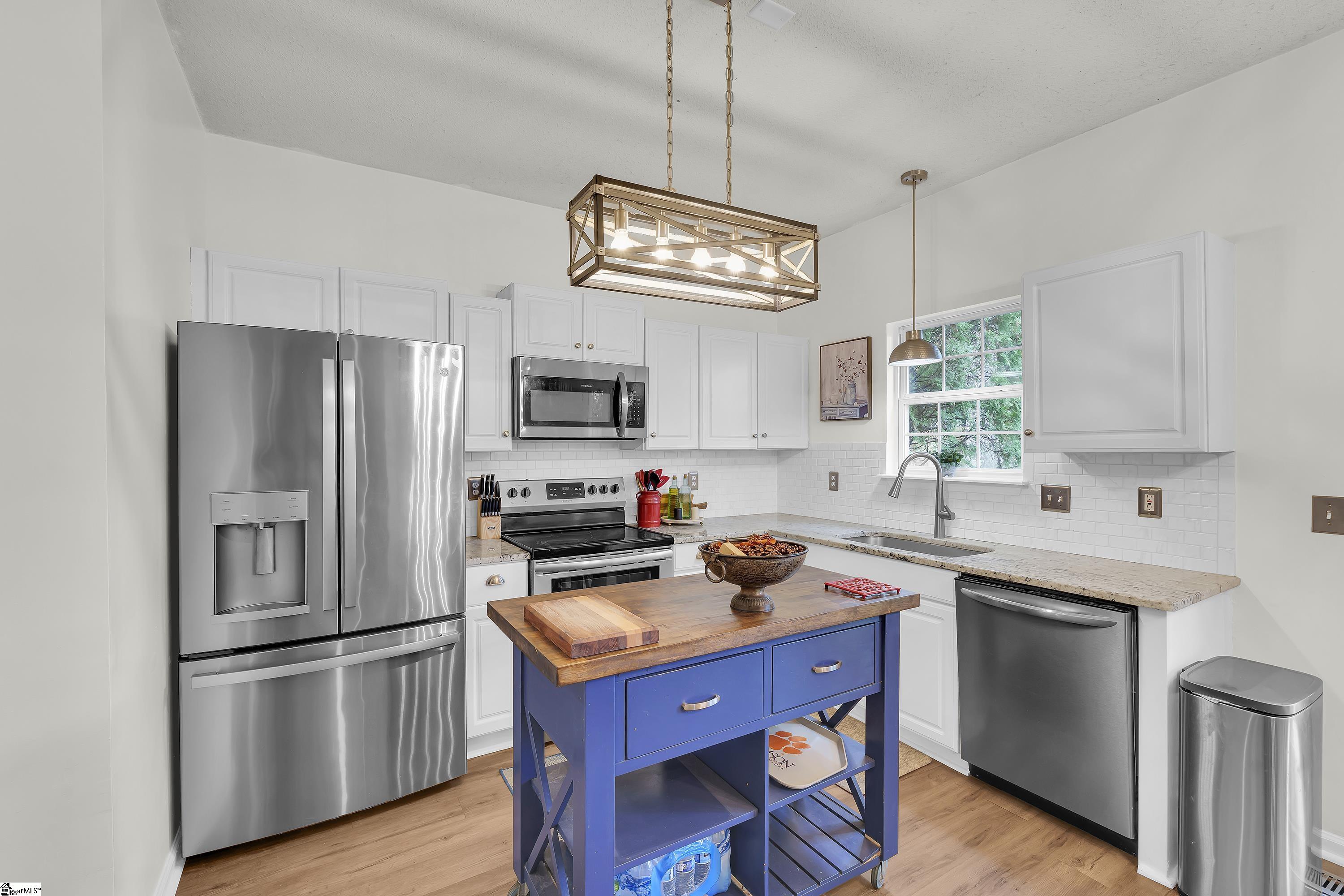 111 Golden Crest Court Mauldin, SC 29662 - Photo 3 of 25