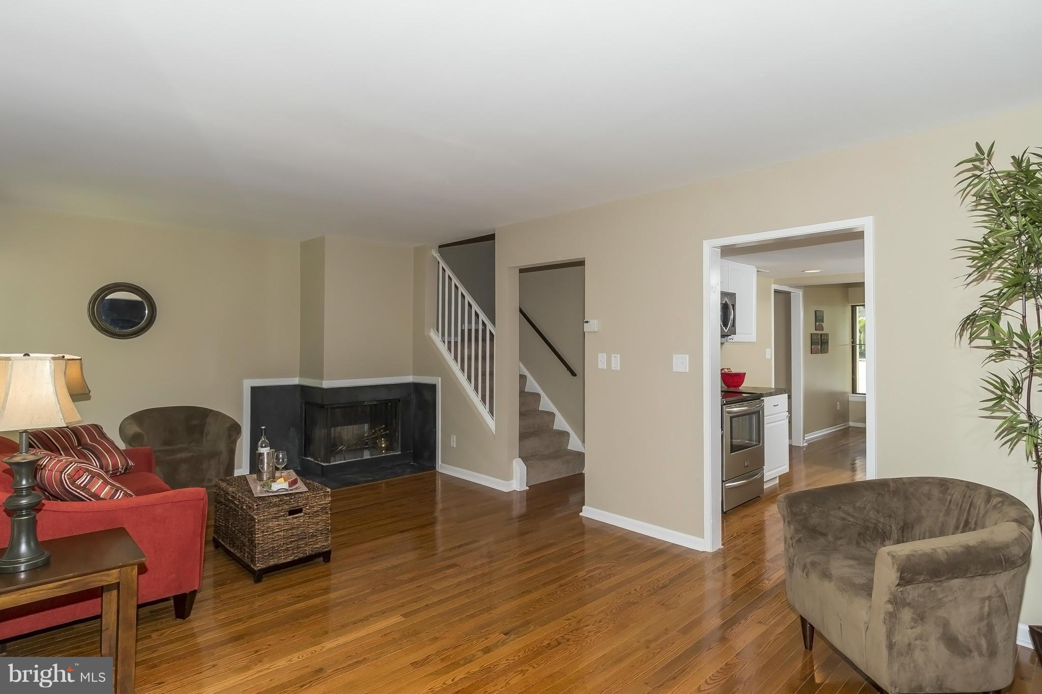 9728 Basket Ring Road Columbia, MD 21045 - Photo 8 of 30 Living Room