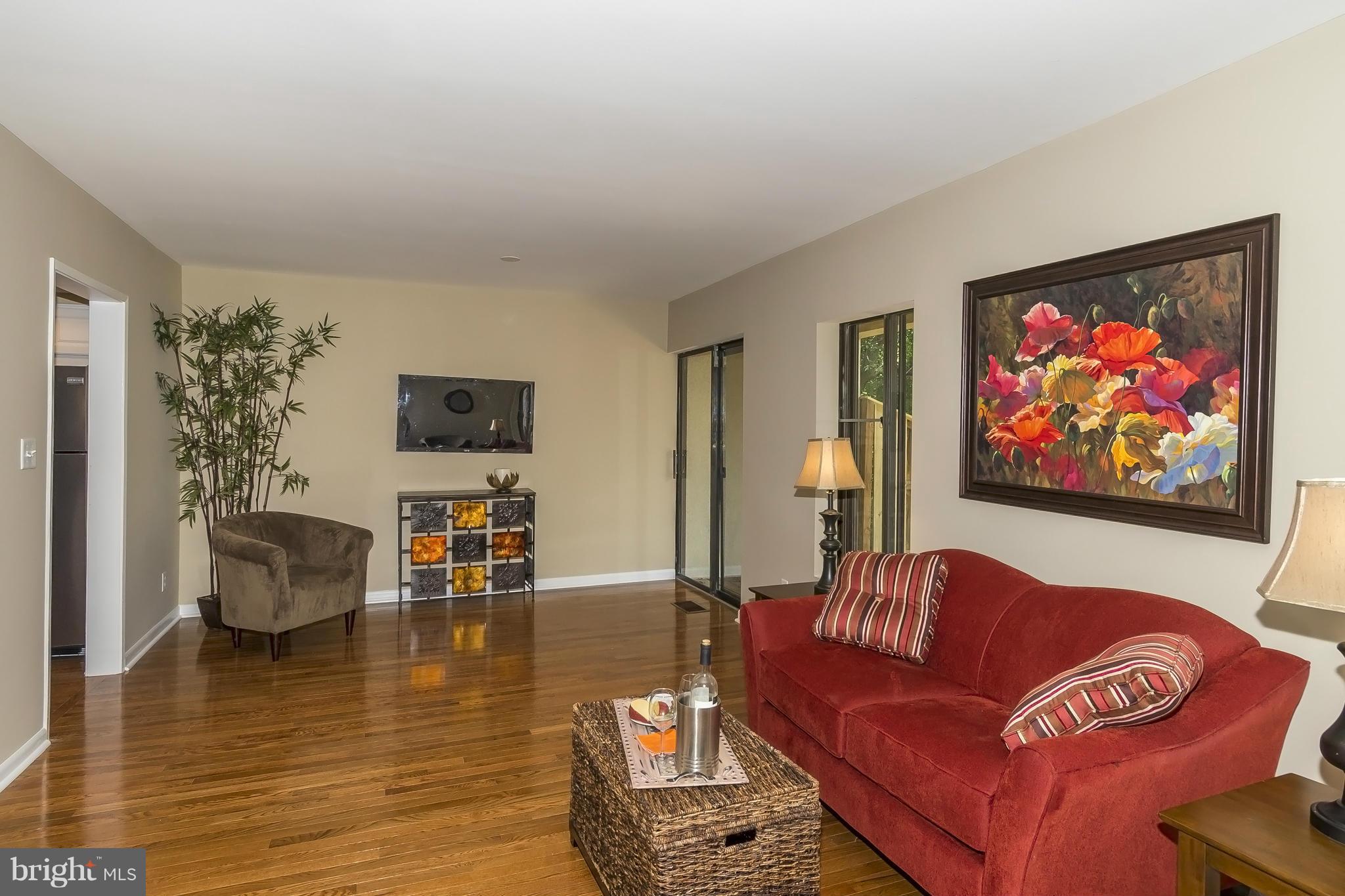 9728 Basket Ring Road Columbia, MD 21045 - Photo 10 of 30 Living Room