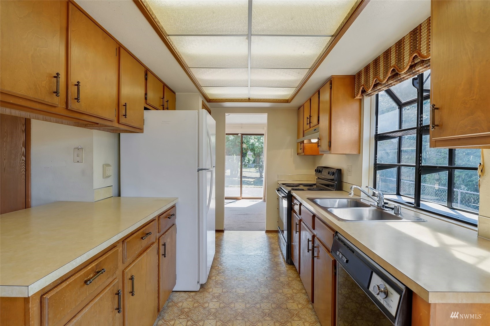 11033 Southeast 182nd Street Renton, WA 98055 - Photo 6 of 36 Gallery Image 6