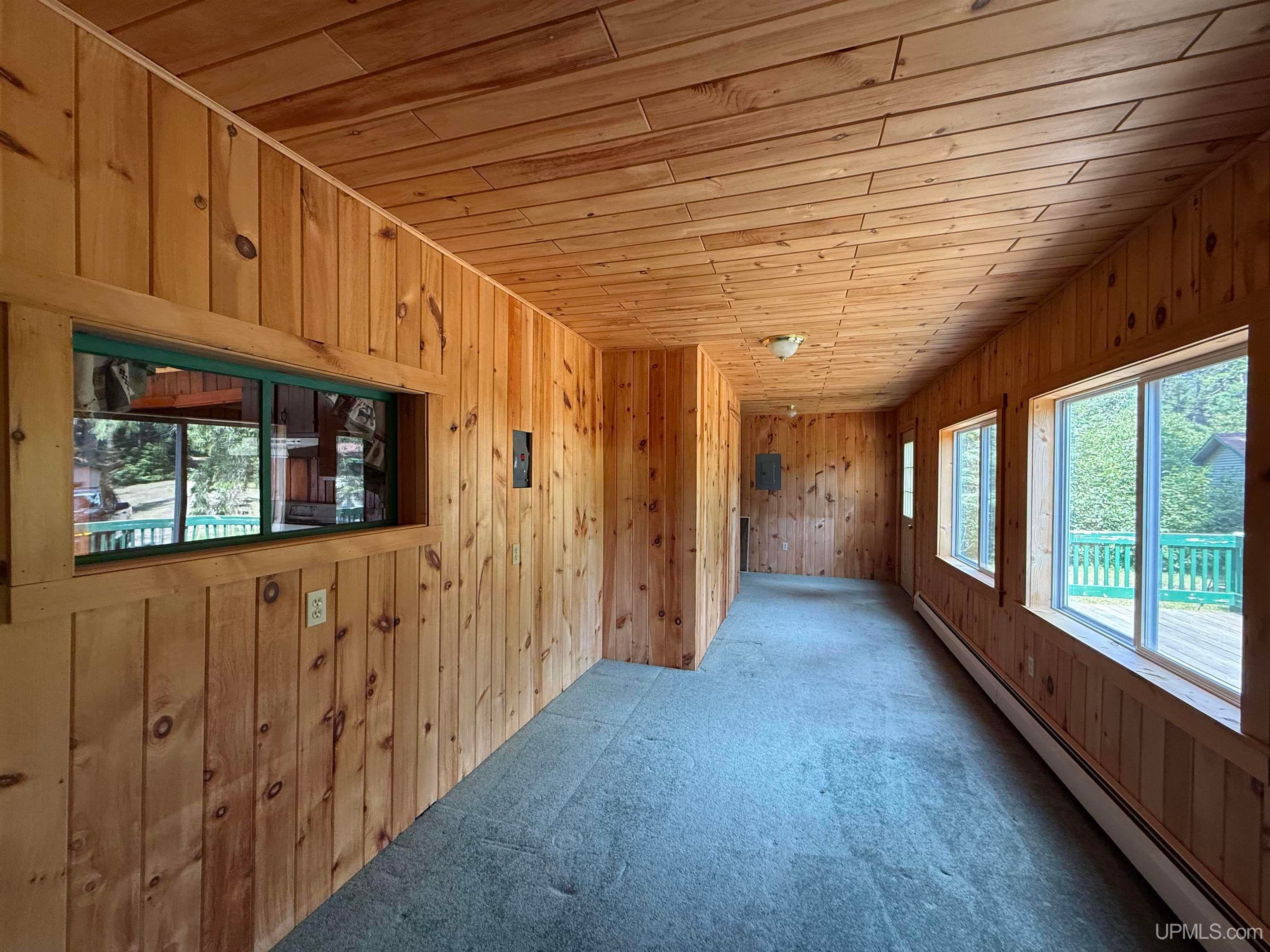 208 Riverside Road Marquette, MI 49855 - Photo 7 of 60 Gallery Image 7