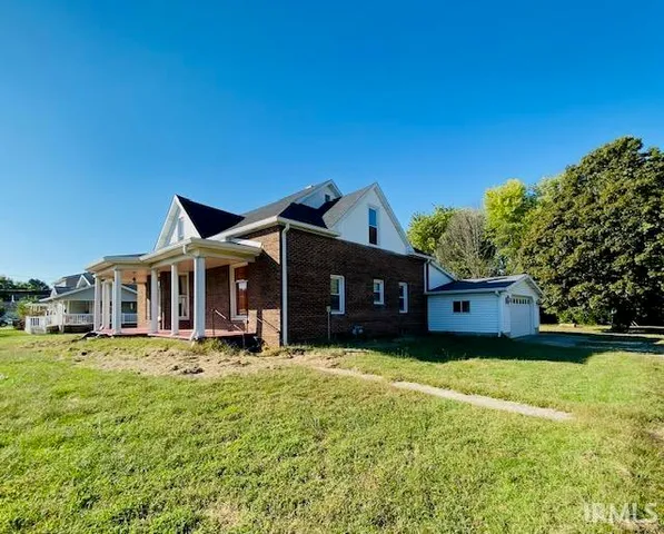 $164,900 | 304 West Pike Avenue, Petersburg, IN 47567