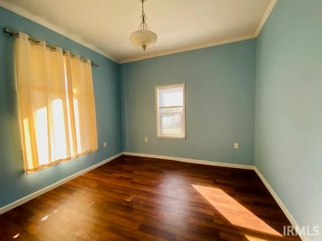 $164,900 | 304 West Pike Avenue, Petersburg, IN 47567