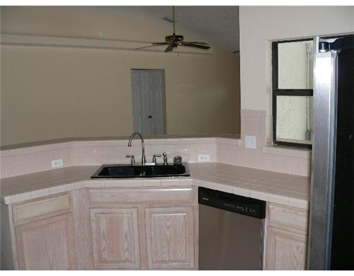 313 Southeast Fisk Road Port St. Lucie, FL 34984 - Photo 7 of 21 Additional Photo