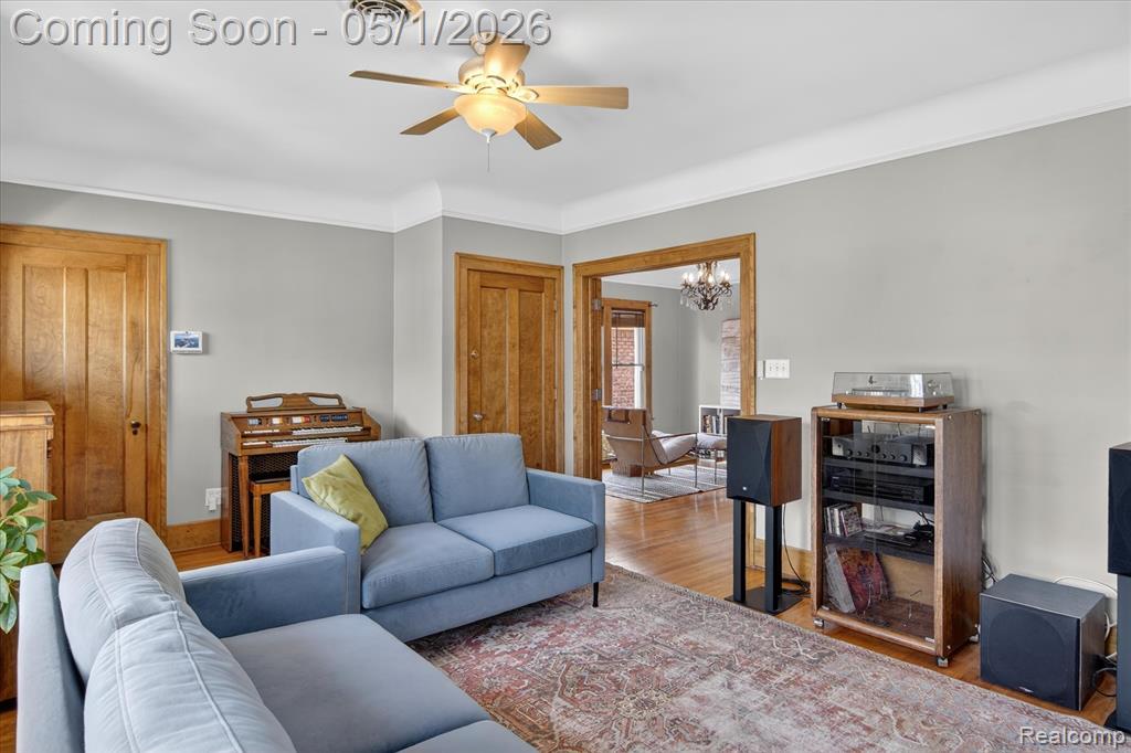 925 Nottingham Road Grosse Pointe, MI 48230 - Photo 3 of 46