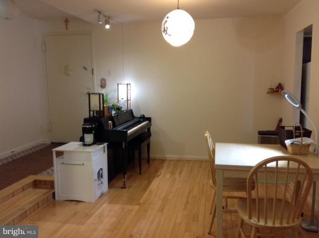 15605 Dorset Road, Unit 39 Laurel, MD 20707 - Photo 2 of 26 Living Room