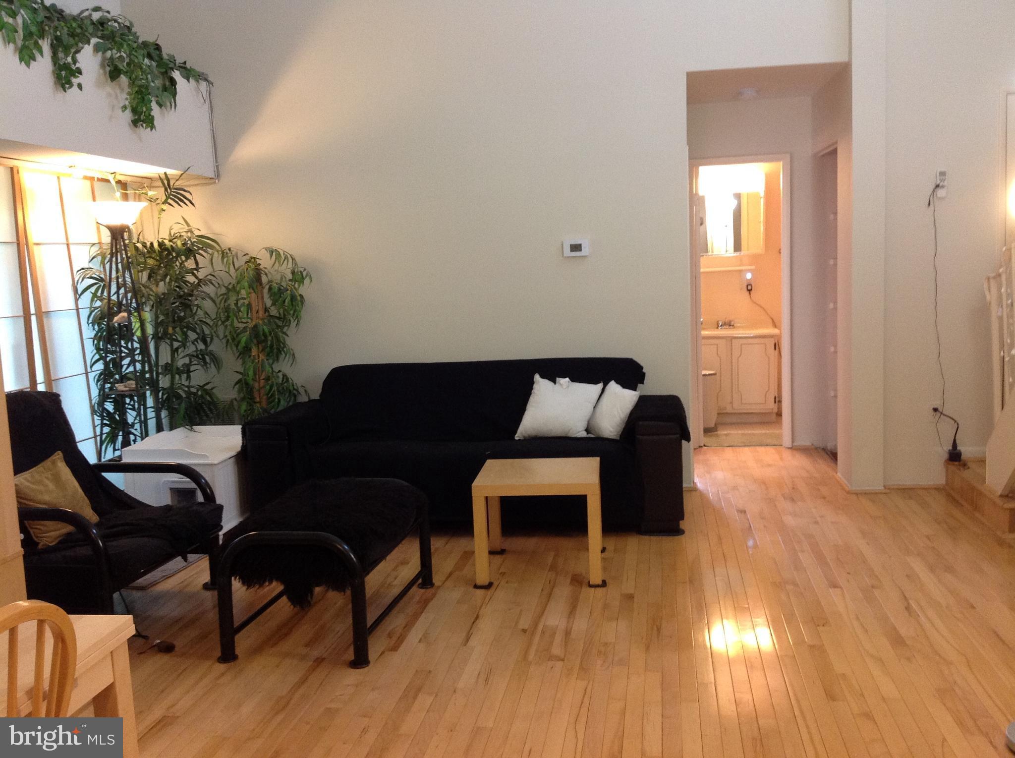 15605 Dorset Road, Unit 39 Laurel, MD 20707 - Photo 4 of 26 Living Room