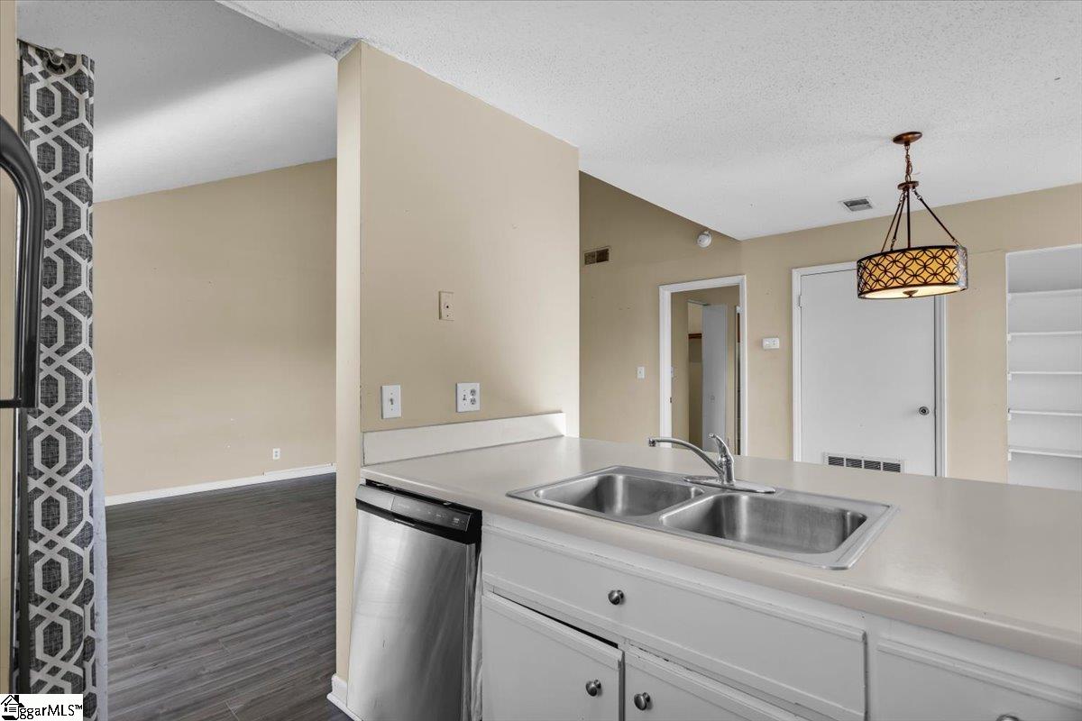 2601 Duncan Chapel Road, Unit J302 Greenville, SC 29617 - Photo 13 of 30