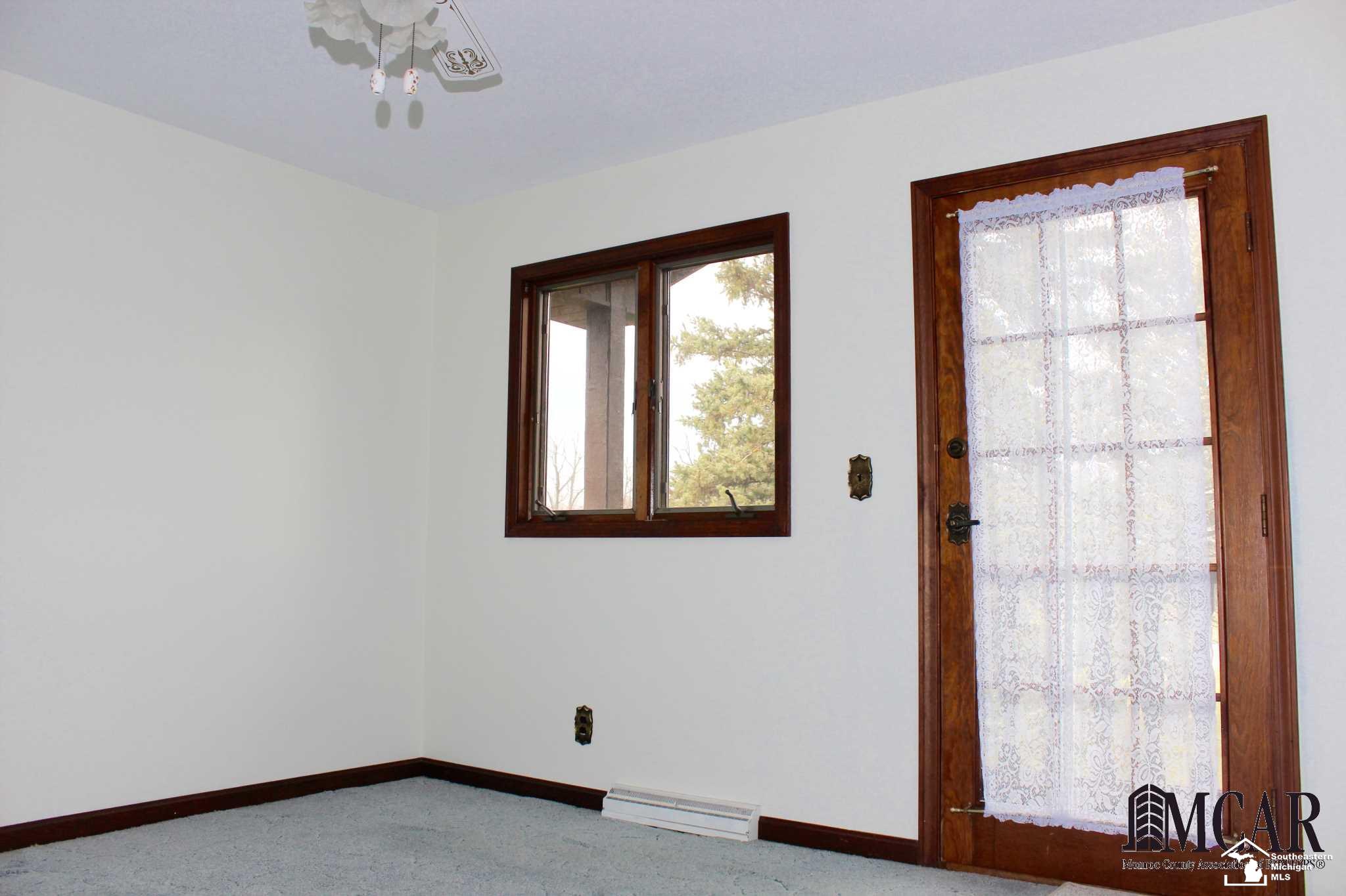 5313 South Custer Road Monroe, MI 48161 - Photo 33 of 43 21434228-32.JPG