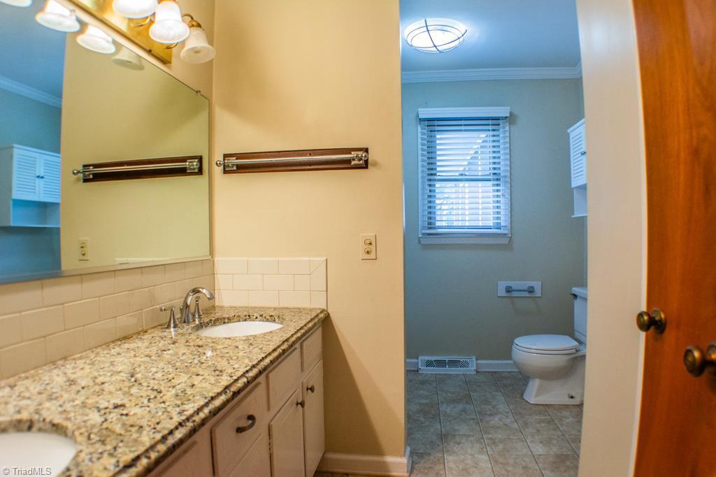 270 Hawkesbury Road Clemmons, NC 27012 - Photo 12 of 23