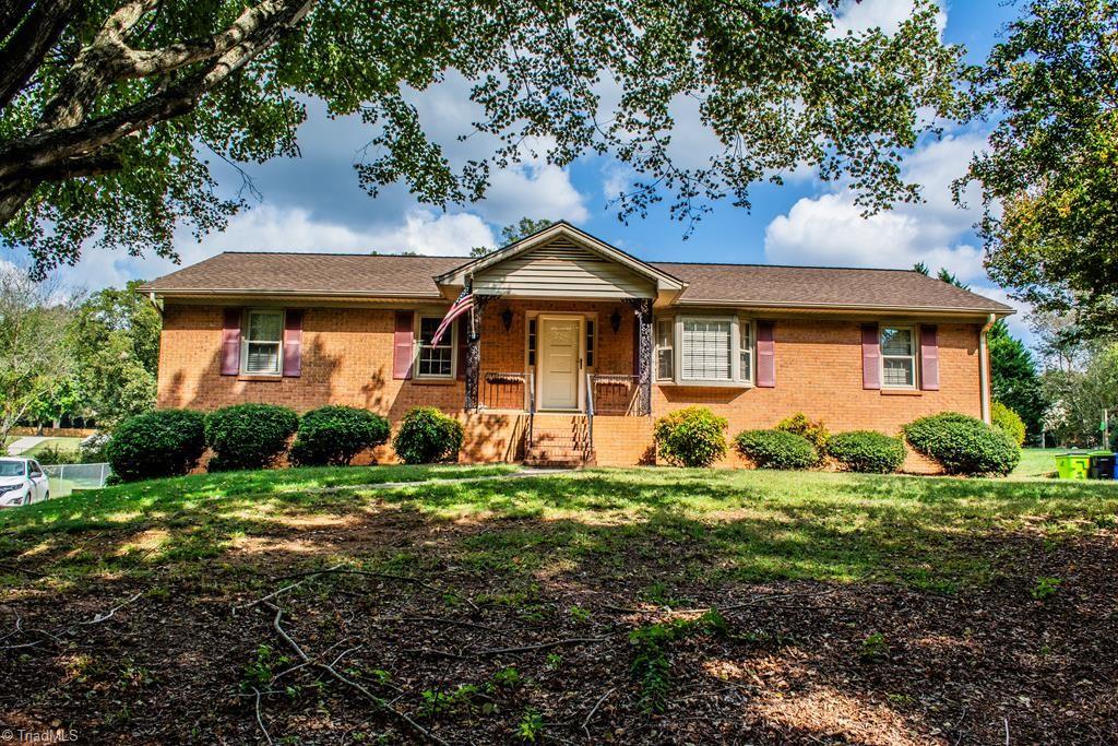 270 Hawkesbury Road Clemmons, NC 27012 - Photo 3 of 23