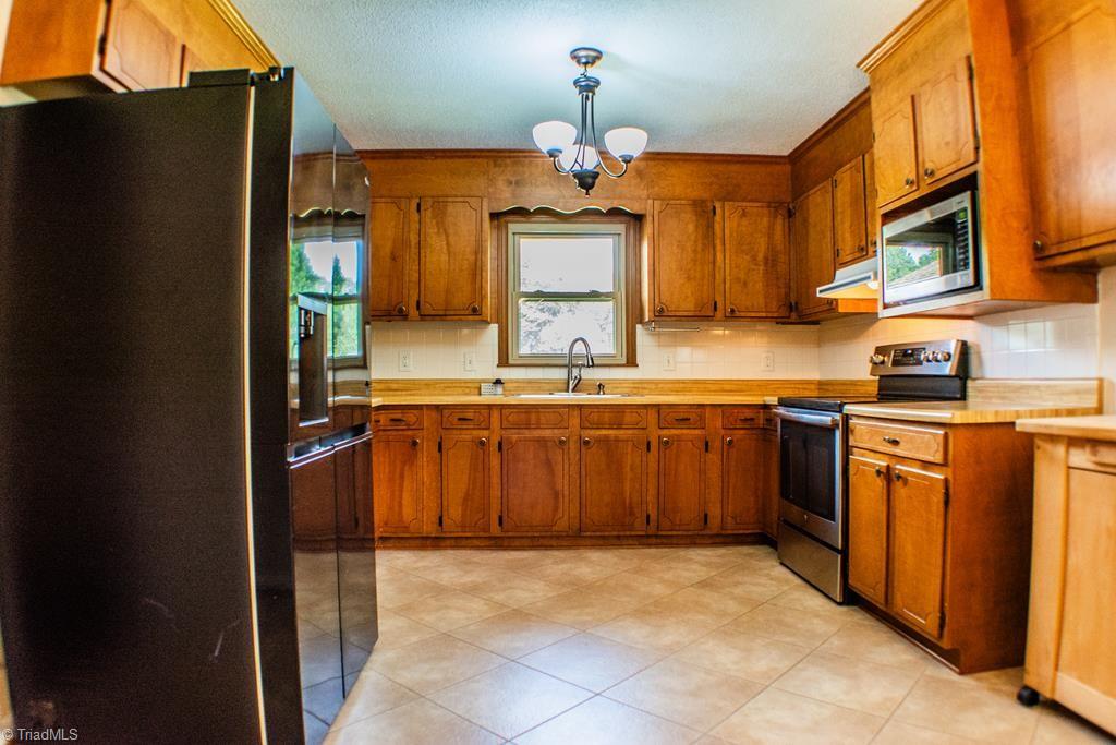 270 Hawkesbury Road Clemmons, NC 27012 - Photo 7 of 23