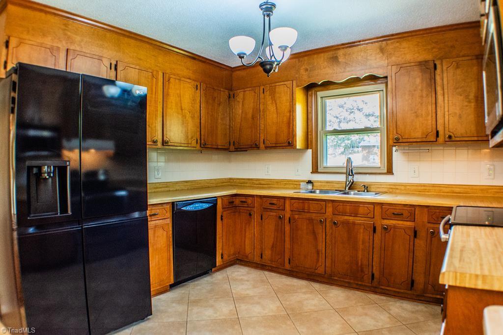 270 Hawkesbury Road Clemmons, NC 27012 - Photo 8 of 23