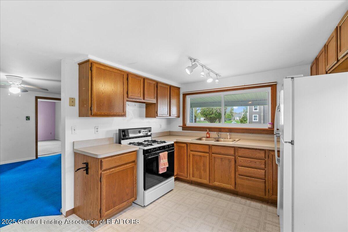 5178 Bell Oak Road East Webberville, MI 48892 - Photo 9 of 30 12-Media Jett - 07