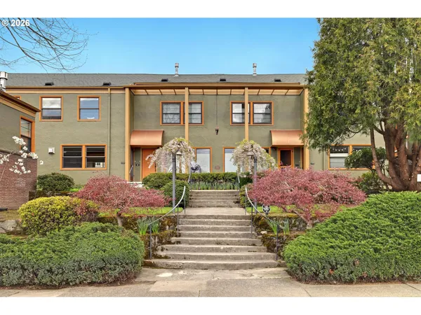 $390,000 | 2025 Southeast Caruthers Street, Unit 11, Portland, OR 97214