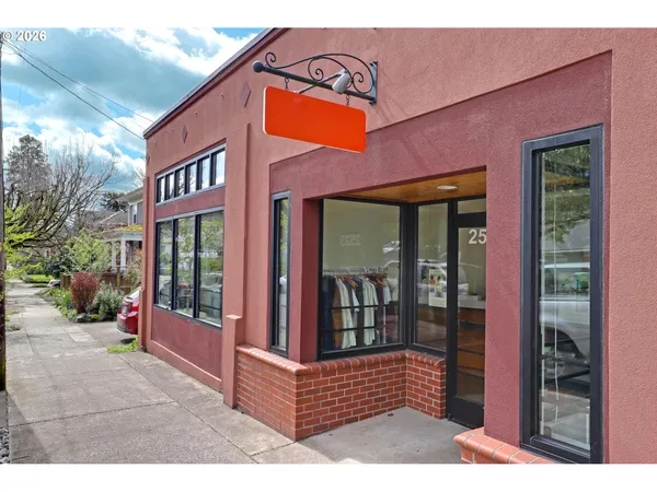 $390,000 | 2025 Southeast Caruthers Street, Unit 11, Portland, OR 97214