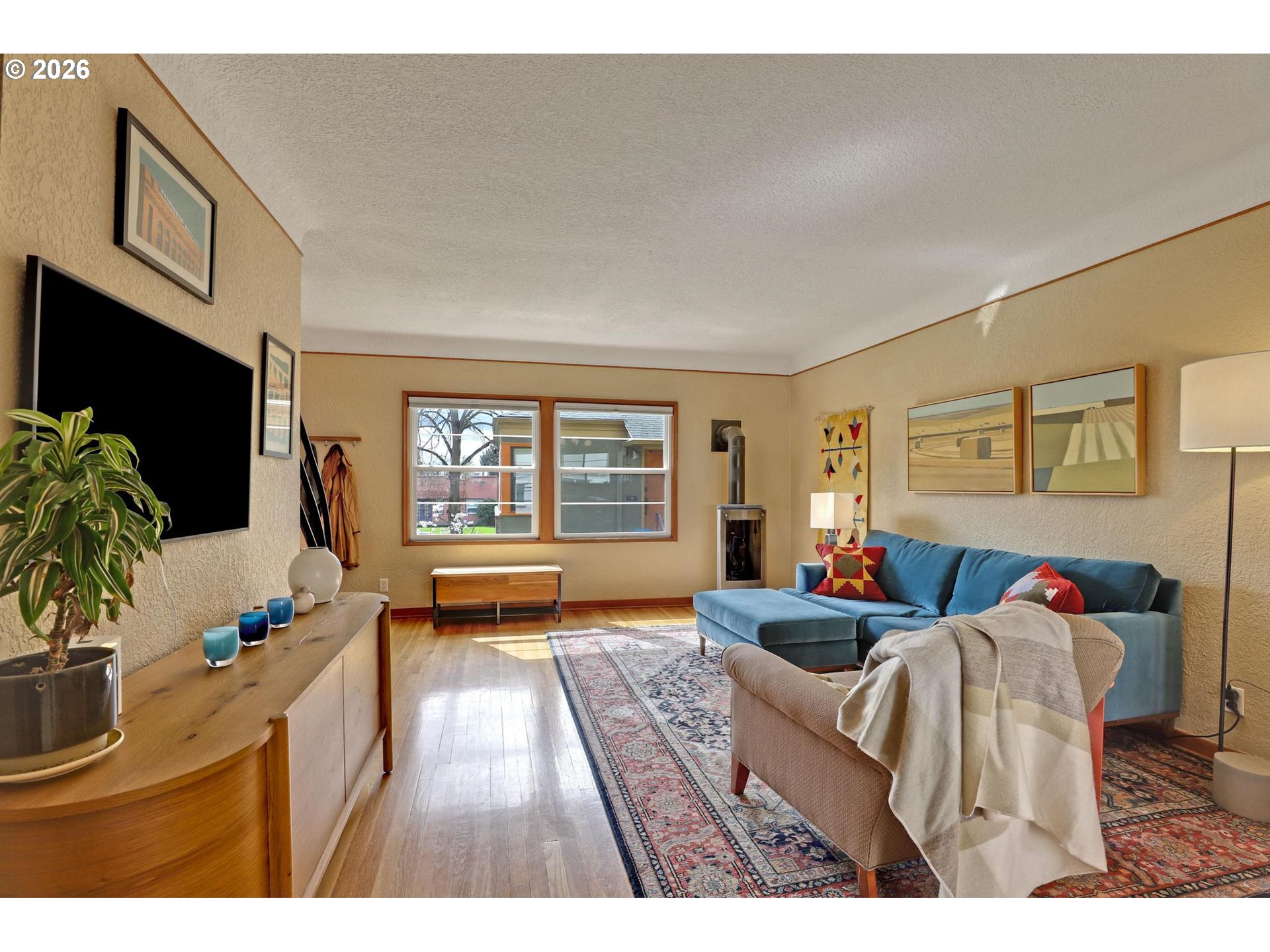 2025 Southeast Caruthers Street, Unit 11 Portland, OR 97214 - Photo 5 of 29 Living Room